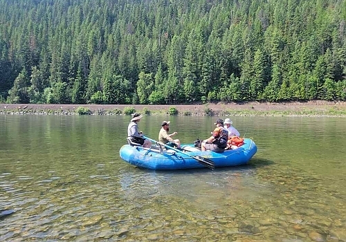 Rafting tour about to embark